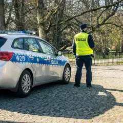 Ile się zarabia w policji? Poznaj pensje i możliwości awansu