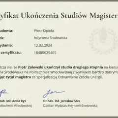 Dyplom ukończenia studiów: Co musi zawierać? Ważne elementy