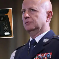 Policja może zrobić test na narkotyki. Na zdjęciu widać urządzenie AquilaScan i akcesoria do testów.