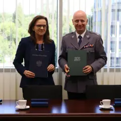 Dowiedz się gdzie policja odprowadza składki zdrowotne: zasady i terminy