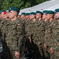 Jak wpisać służbę wojskową w CV, aby wyróżnić swoje umiejętności