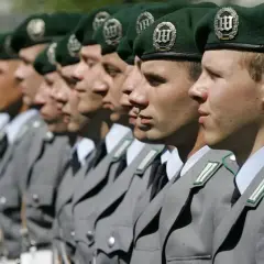 Obowiązkowa służba wojskowa - kiedy zniesiono i co to oznacza dla Polaków