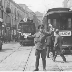 Nieznane fakty o powstaniu polskiej policji - kompletna historia instytucji