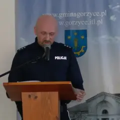 Komendant komisariatu policji w Gorzycach - poznaj Piotra Wiącka