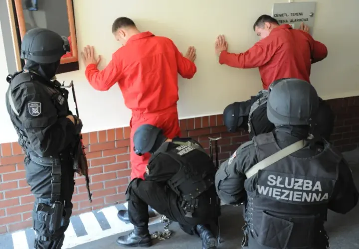Ile trwa rekrutacja do służby więziennej? Poznaj szczegóły procesu