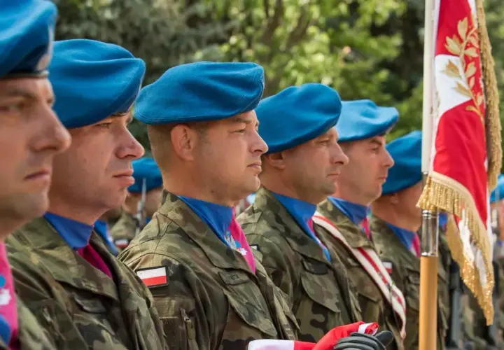 Regulamin umundurowania WP - kluczowe zasady i przepisy dla żołnierzy