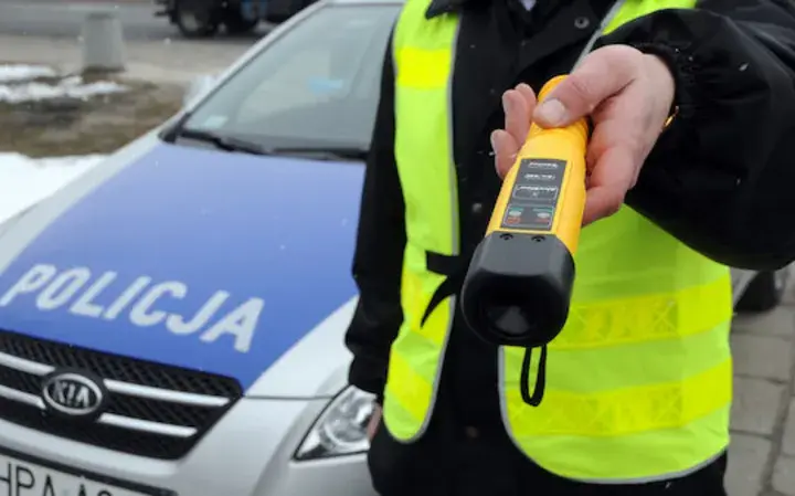 Poznaj wszystkie zadania i uprawnienia policji w Polsce - kompletny poradnik