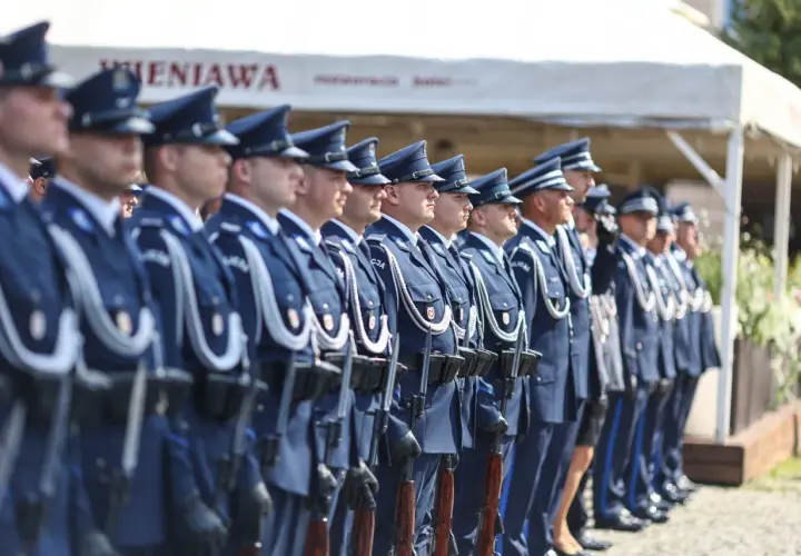 Aktualny dodatek mieszkaniowy w policji 2025: aktualne stawki i warunki