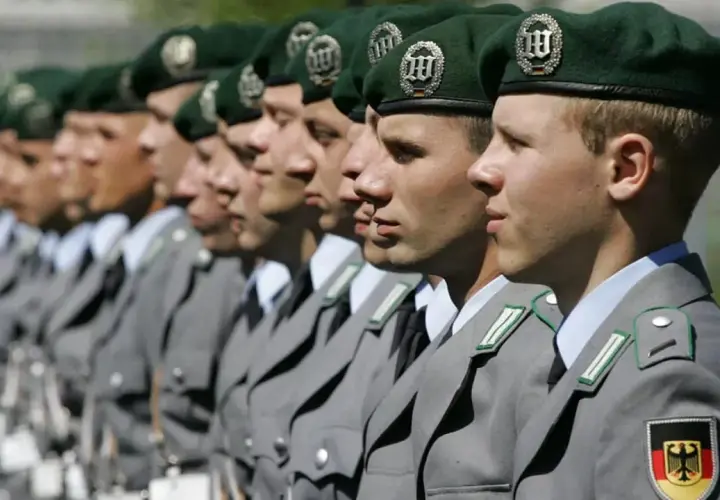Obowiązkowa służba wojskowa - kiedy zniesiono i co to oznacza dla Polaków