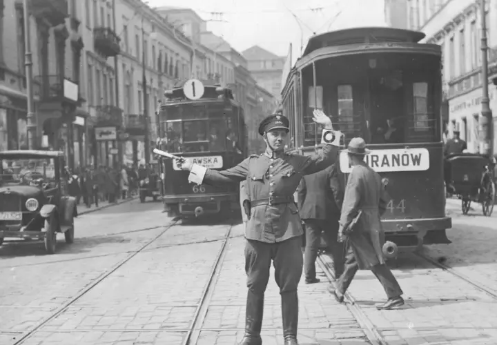 Nieznane fakty o powstaniu polskiej policji - kompletna historia instytucji