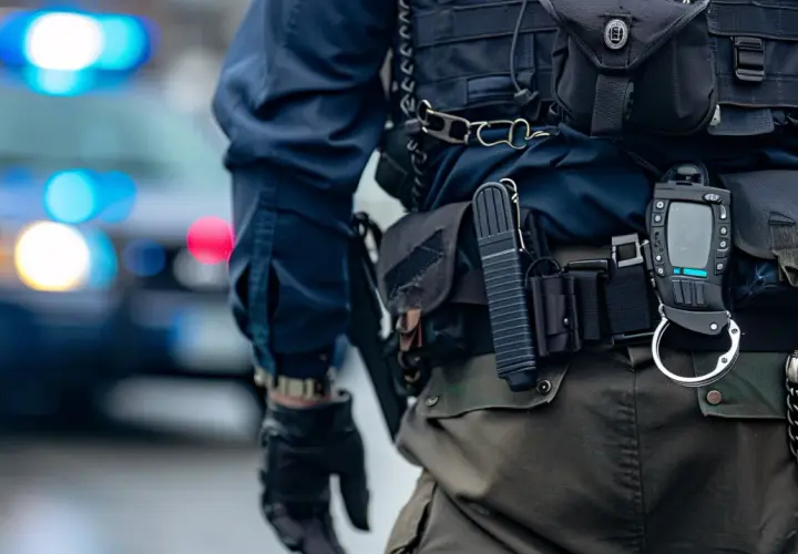 Rzeczy policyjne: Co wchodzi w skład wyposażenia funkcjonariusza?