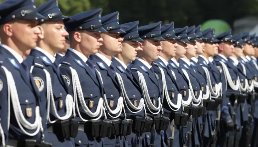 Policji czy policji - Praktyczne zasady pisowni, które musisz znać