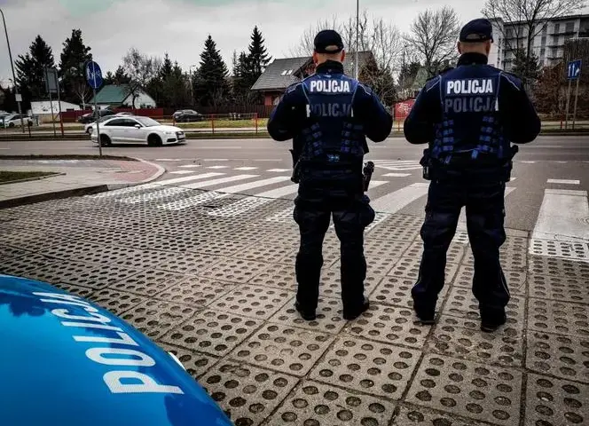 Jak wygląda praca policjanta na zmiany: szczegółowy opis systemu pracy