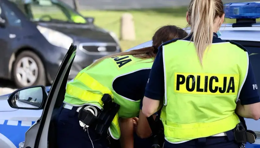 Co powinieneś wiedzieć o danych, do jakich ma dostęp policja podczas kontroli