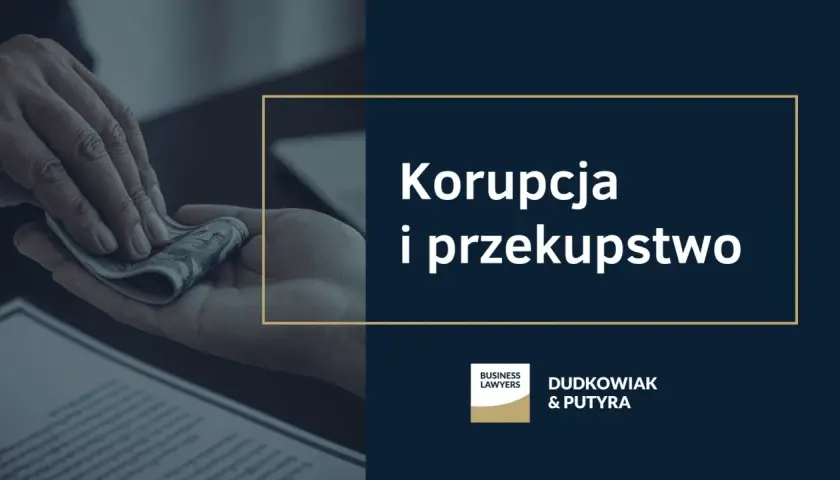 Dwie dłonie przekazujące pieniądze, symbolizujące korupcję i przekupstwo. Na ekranie tekst "Korupcja i przekupstwo".