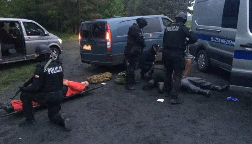 Z kim współpracuje policja i jak ta współpraca wpływa na bezpieczeństwo?