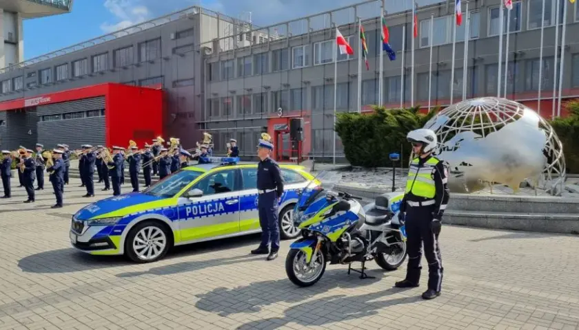 Jak wygląda polska policja: kompletny opis umundurowania służb mundurowych