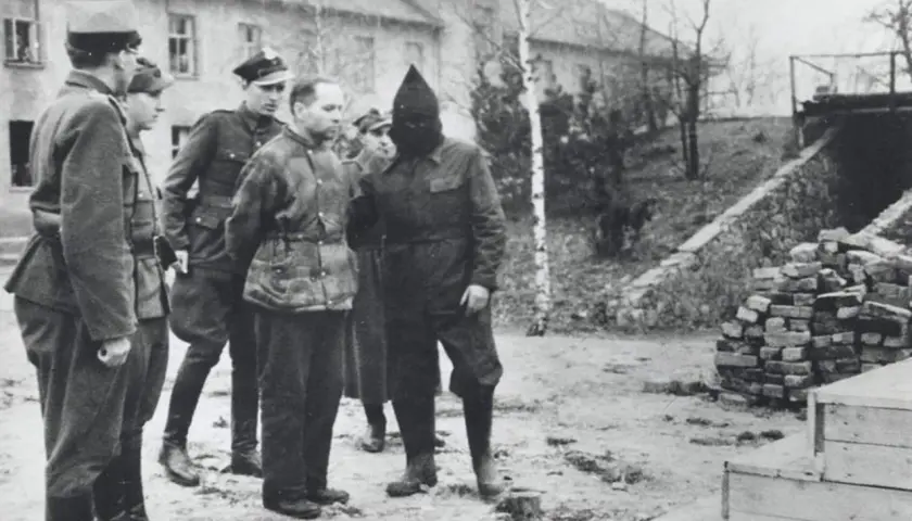 Rudolf Höß jako komendant Auschwitz: mroczne tajemnice obozu