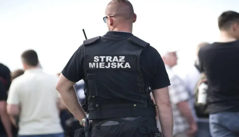 Umundurowanie straż miejska - szczegóły i regulacje, które musisz znać