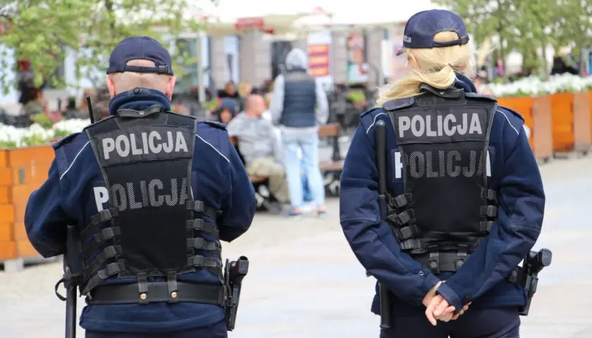 Ile naprawdę zarabia podkomisarz policji w Polsce? Sprawdź szczegóły!