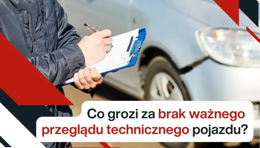 Osoba z notatnikiem przy uszkodzonym samochodzie. Co grozi za brak ważnego przeglądu technicznego pojazdu?