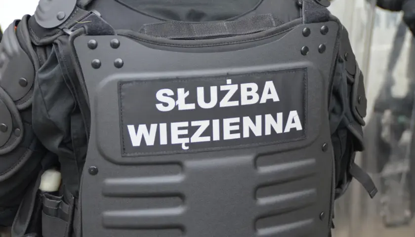 Ile wynosi mundurówka w służbie więziennej? Sprawdź, co musisz wiedzieć