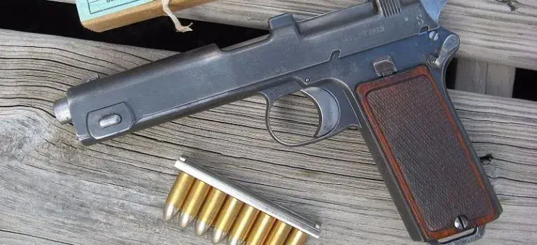 Jaką broń ma policja? Rodzaje uzbrojenia i przepisy, które musisz znać