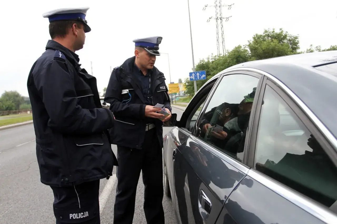 Kiedy policja może przeszukać auto bez nakazu - poznaj swoje prawa kierowcy
