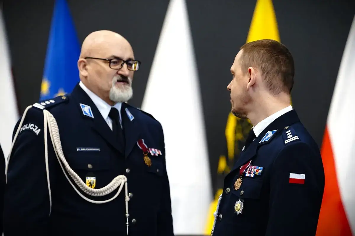 Zdjęcie Komendant stołeczny: kim jest Dariusz Walichnowski i jego rola w policji