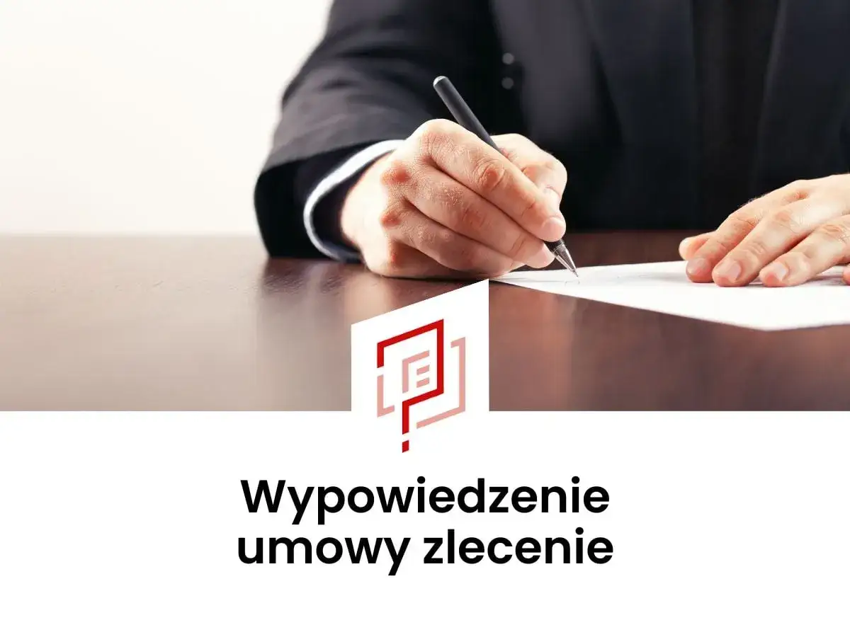 Dłoń pisze piórem na dokumencie. Podpisano wypowiedzenie umowy zlecenie.