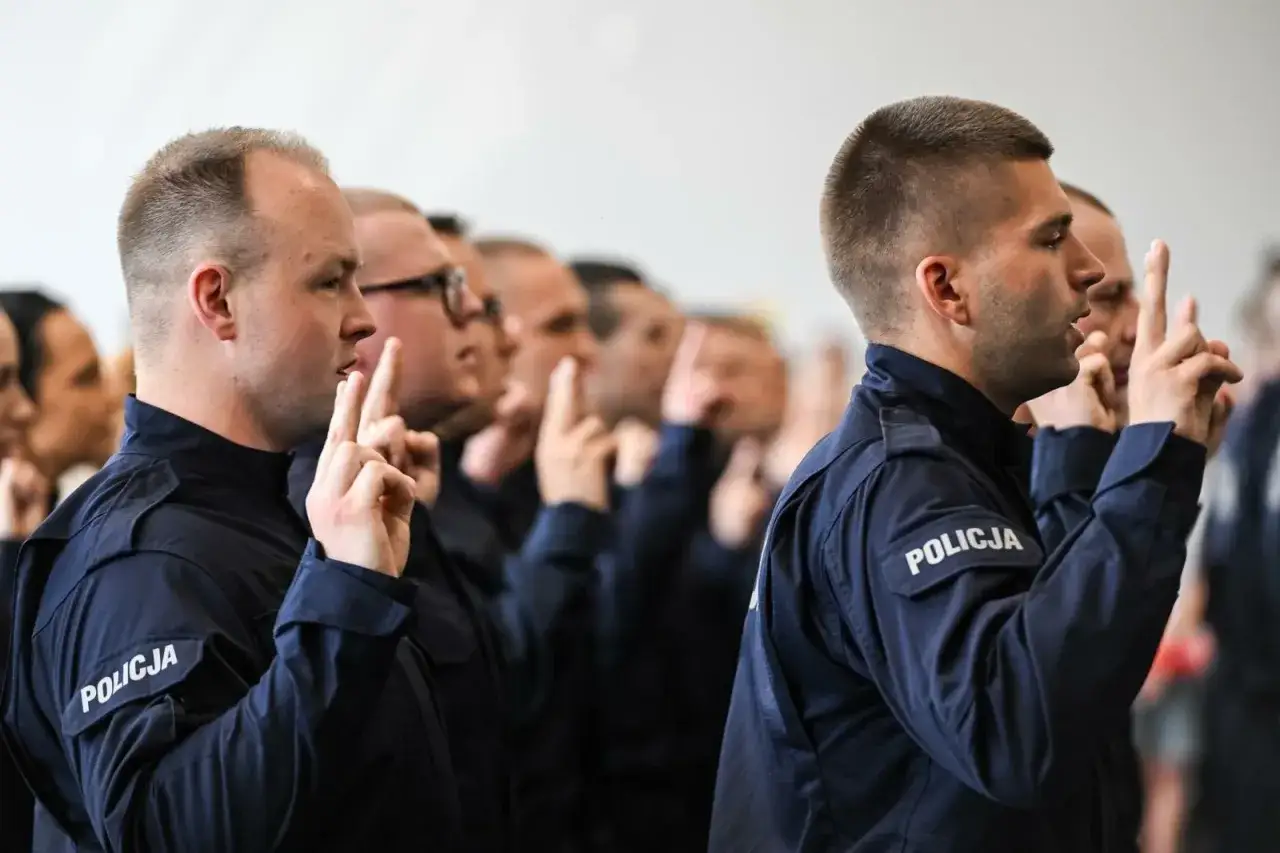 Zdjęcie Kiedy policja otrzymuje wypłatę? Harmonogram i zasady wynagrodzeń policjantów