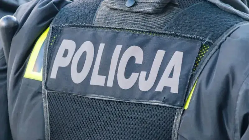 Zdjęcie Ile naprawdę zarabia podkomisarz policji w Polsce? Sprawdź szczegóły!
